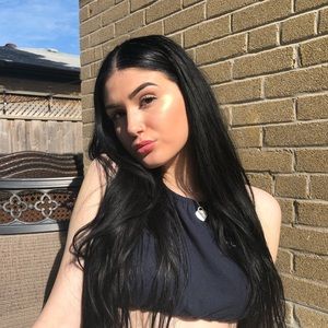 Meet your Posher, Celina